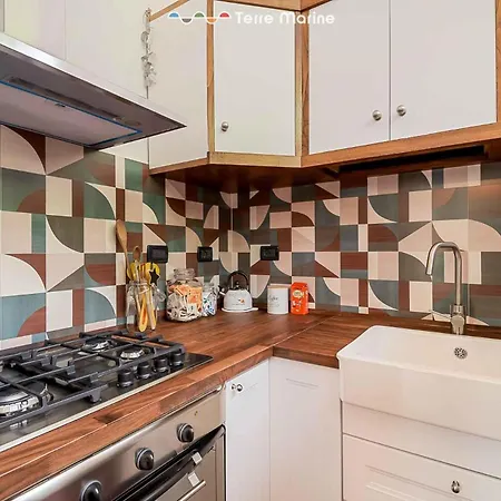 Ai Colli 136, Terre Marine *